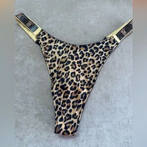 Victorias Secret Logo Sexy XL animal Leopard Print Shine Strap Thong Panty